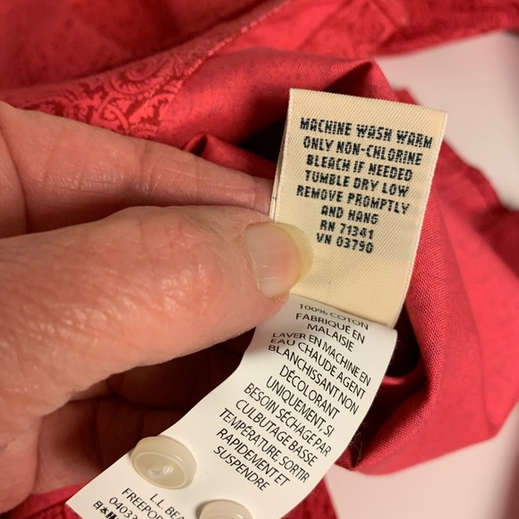 LL Bean blouse SZ XS red button down wrinkle resistant classic paisley office - Picture 6 of 10